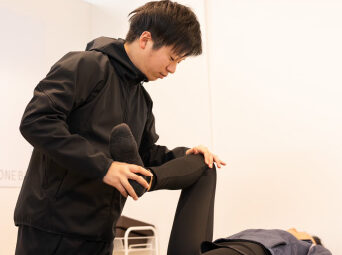 福山市 肩痛・膝痛改善特化パーソナルジムONEBODY 1 e7a68fe5b1b1e5b882 e882a9e7979be383bbe8869de7979be694b9e59684e789b9e58c96e38391e383bce382bde3838ae383abe382b8e383a0onebody